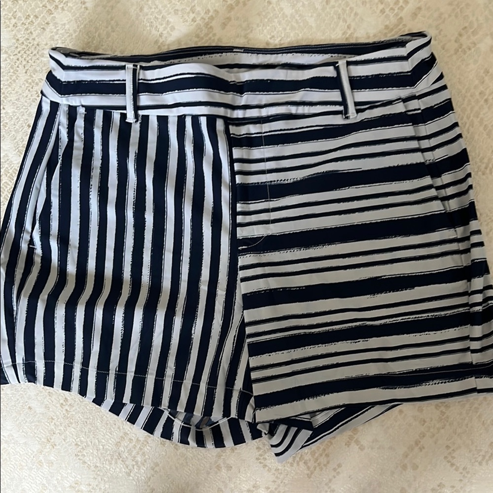 Spanx SunShine 5” Striped Navy and White Women's Shorts (S) - Picture 5 of 8